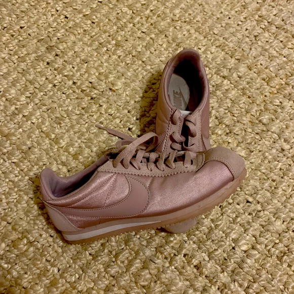 Rose Nike Cortez - Picture 1 of 4